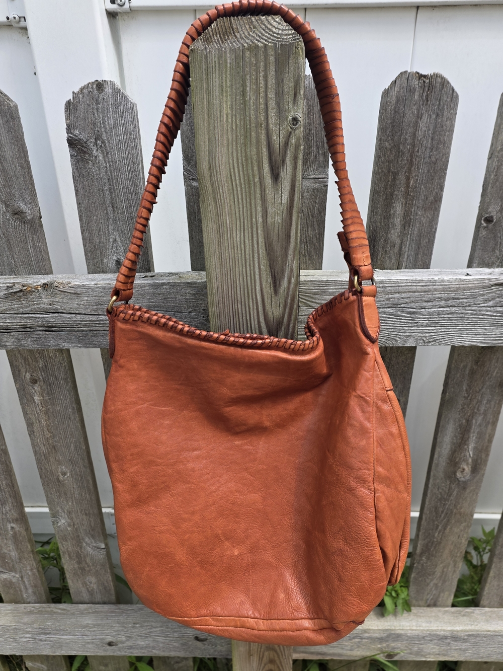 Women's Marta Ponti Leather Hobo Bag in Cognac. BRAND NEW! - Picture 2 of 7
